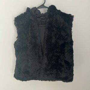 Cejon Black Faux Fur Vest
